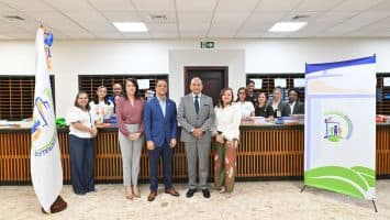 Voluntariado del Banco Central incrementa venta de útiles escolares para hijos de empleados