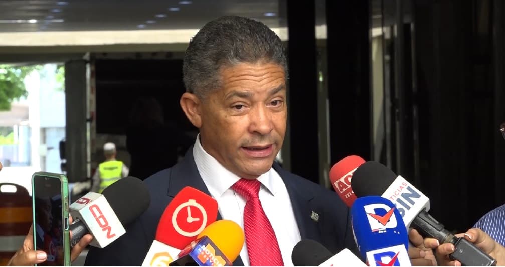 Diputado Eugenio Cedeño renuncia a su aspiración de secretario general del PRM; dice proceso está "preconcebido"