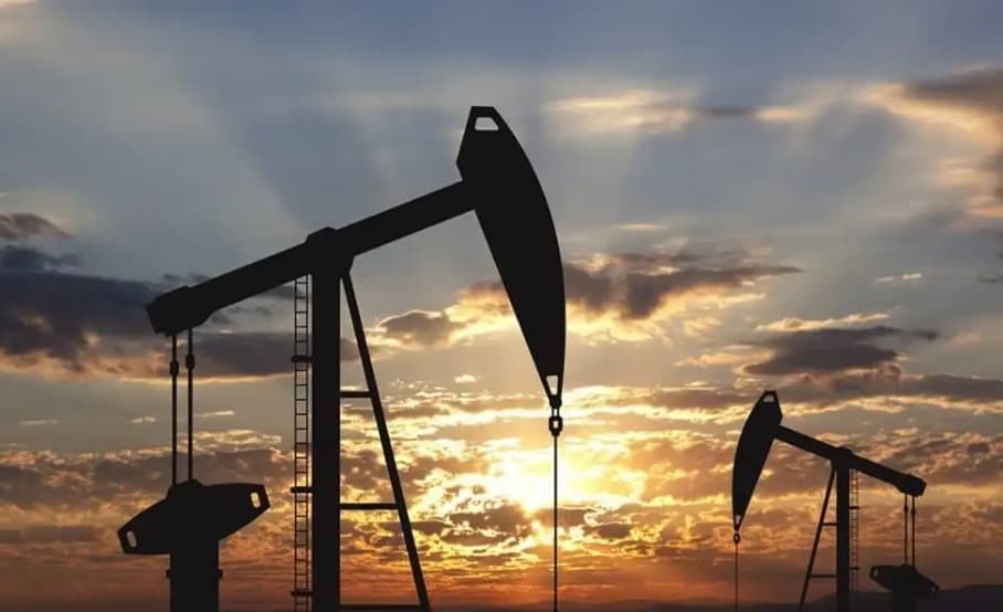 El petróleo de Texas baja un 2,3 % tras autorizar Estados Unidos la venta temporal de crudo iraní