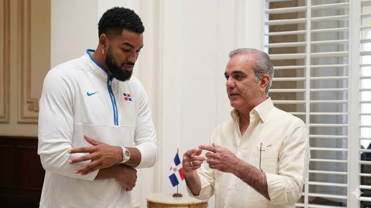 Abinader felicita a Karl-Anthony Towns tras conquistar campeonato NBA; el presidente y el ministro de Deportes hablaron en videollamada con el jugador de los Knicks