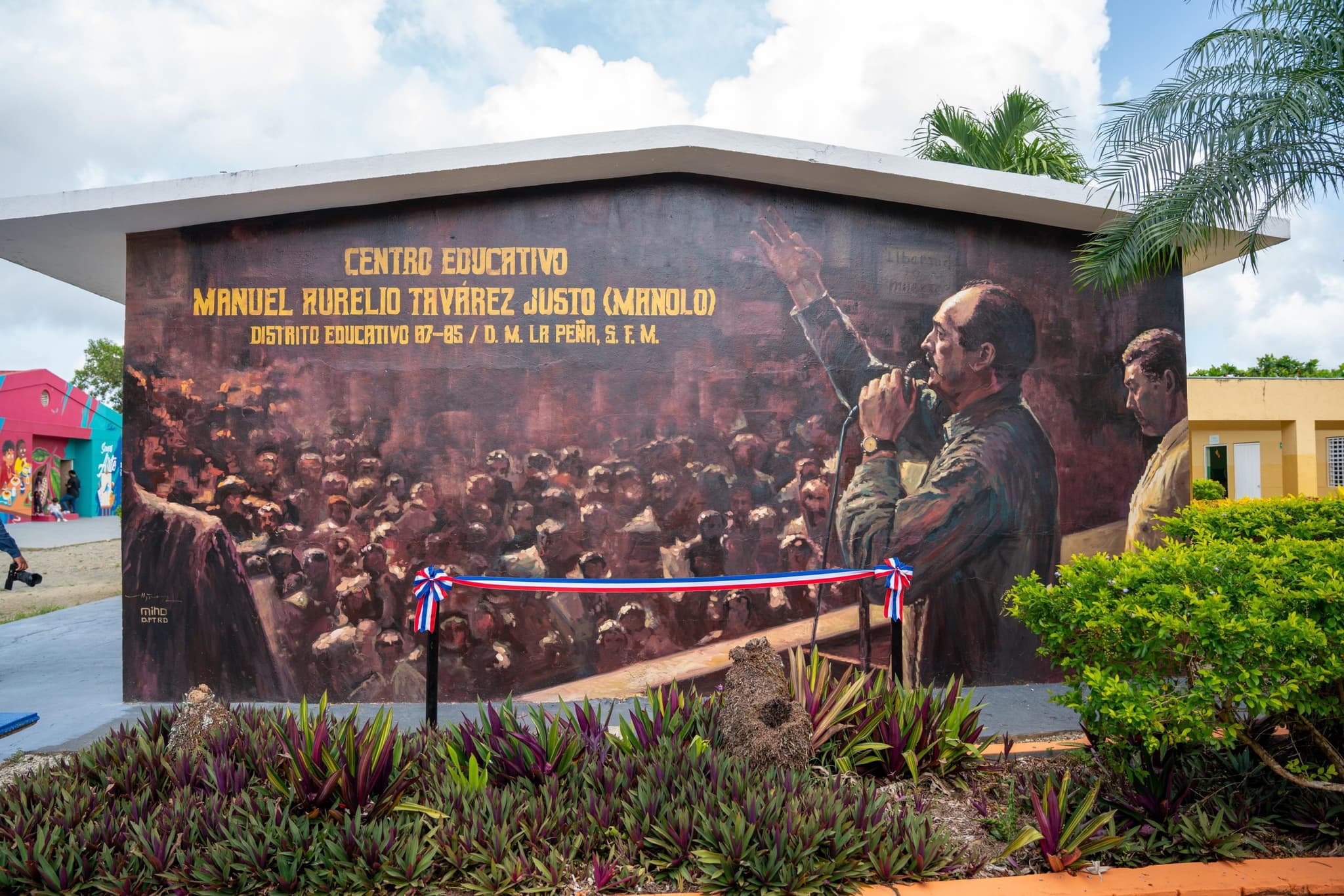 Propeep rinde tributo a los héroes del Movimiento 14 de Junio con emblemático Paseo de los Colores; Robert Polanco y Minou Tavárez Mirabal inauguran histórico mural en La Peña
