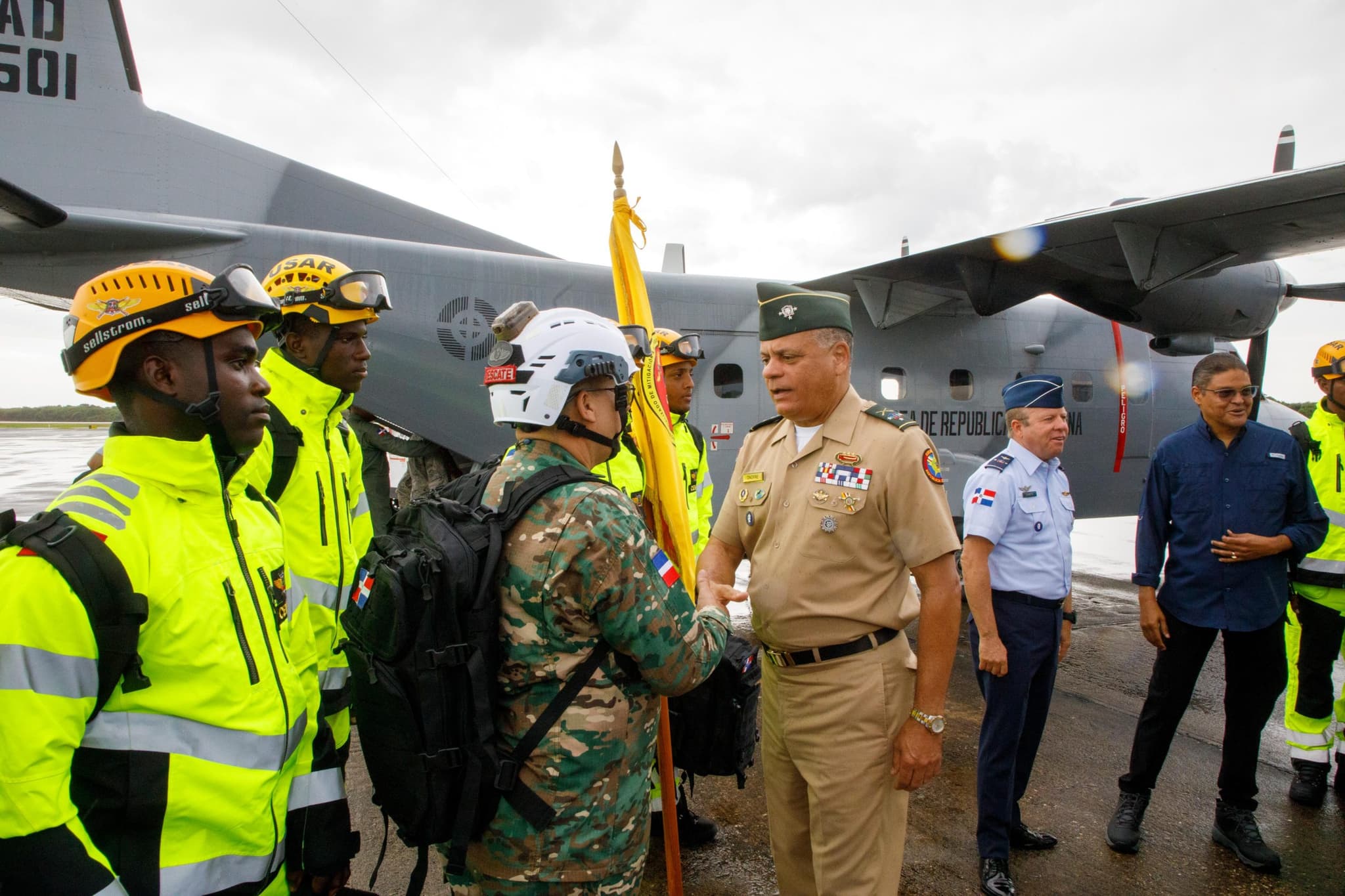 RD envía hacia Venezuela equipo de Fuerzas Armadas especializado en operaciones de búsqueda, localización y rescate de personas atrapadas en estructuras colapsadas; el despliegue forma parte de la Operación Quisqueya Solidaria