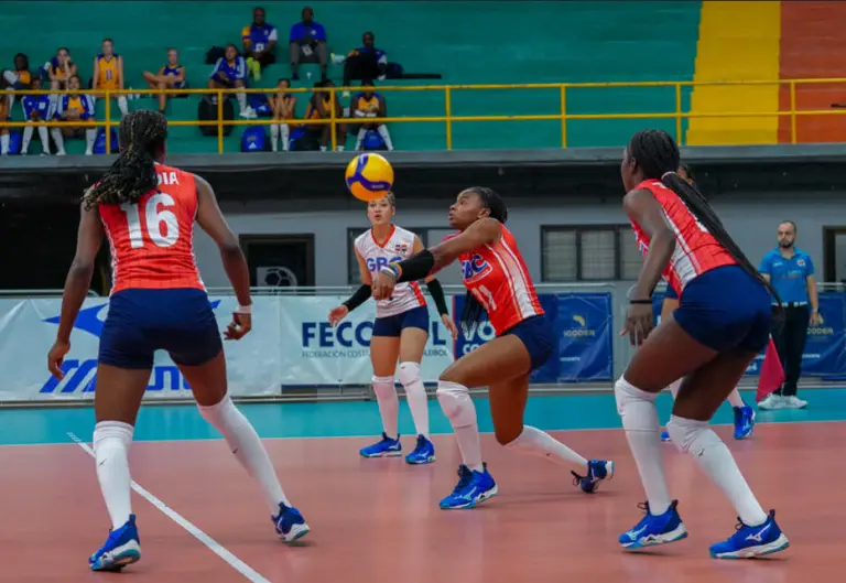 La selección dominicana de voleibol femenino sub-19 derrotó a la de Cuba en el Campeonato Continental NORCECA