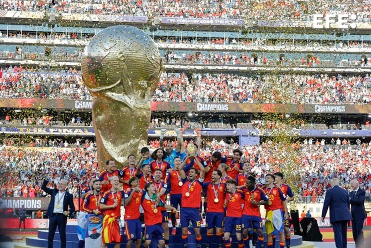 España recuperó la posición número uno en el ranking mundial del fútbol y México entró al top 10
