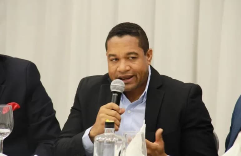 Diputado de Pedernales Rafael Pérez “Rafelito”, quien renunció de la Fuerza del Pueblo se juramentará en el PRM