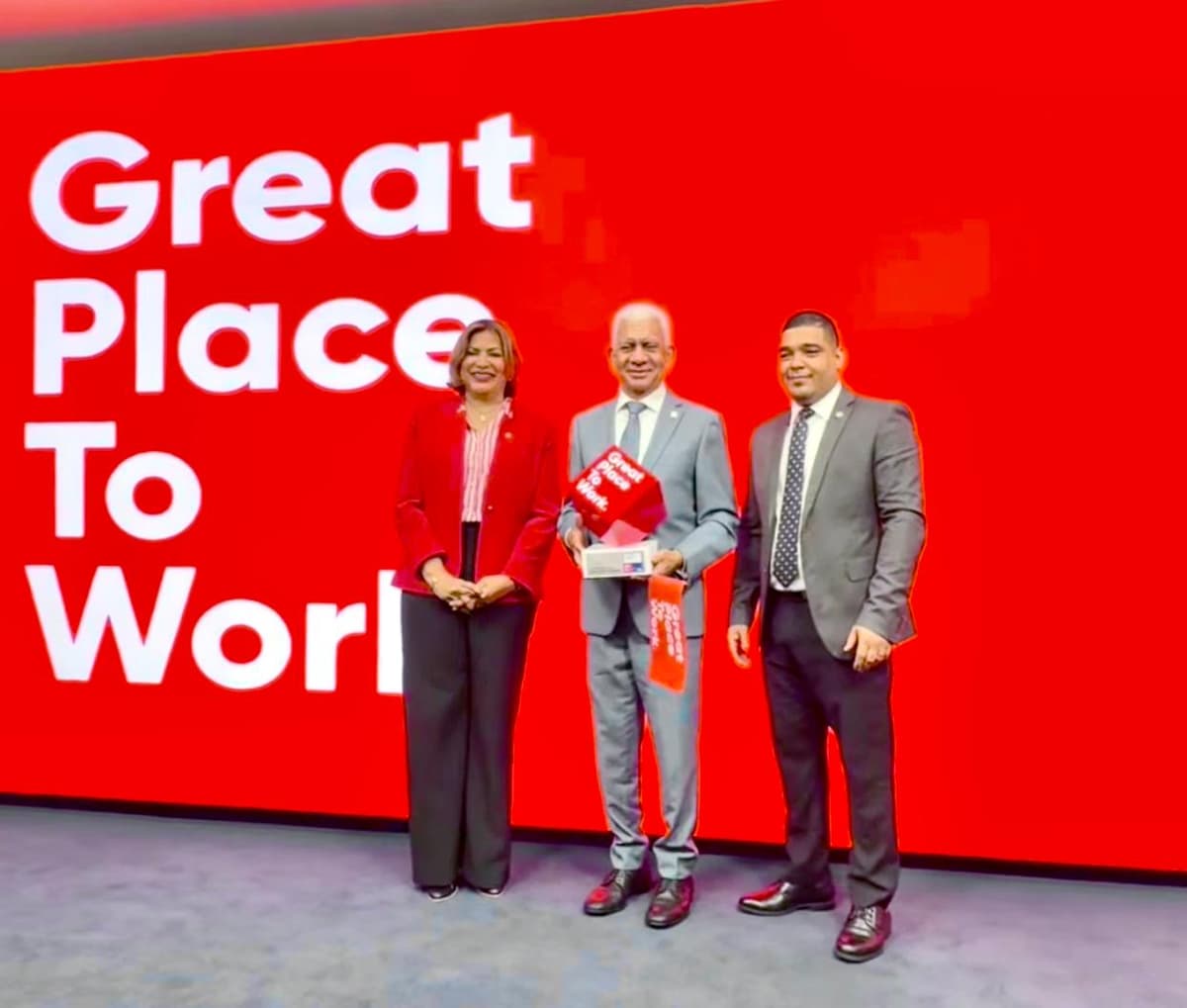 Senado recibe certificación “Great Place To Work” que lo acredita buen lugar para trabajar