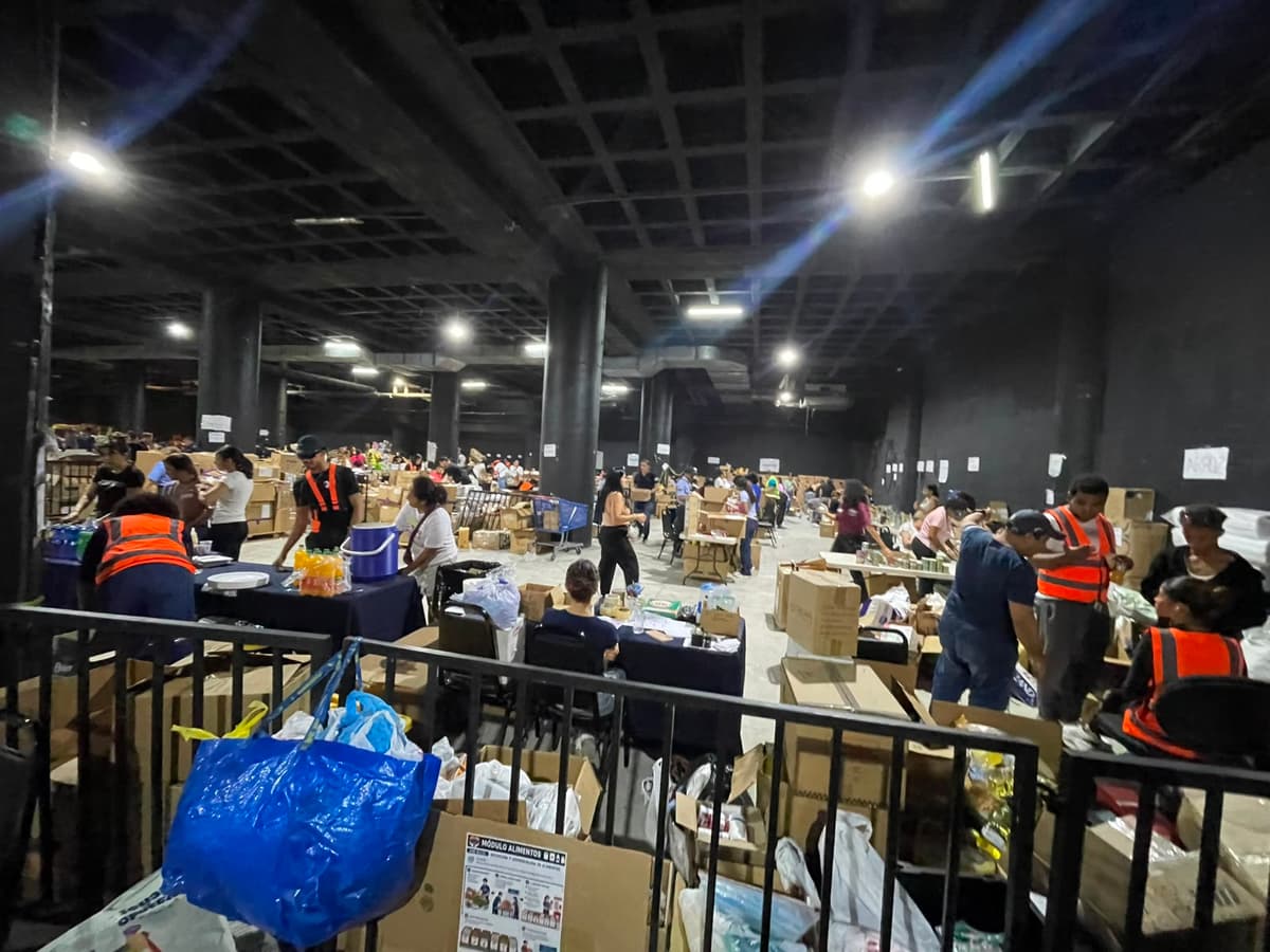 Voluntarios y organizaciones en Santo Domingo intensifican apoyo para damnificados en Venezuela