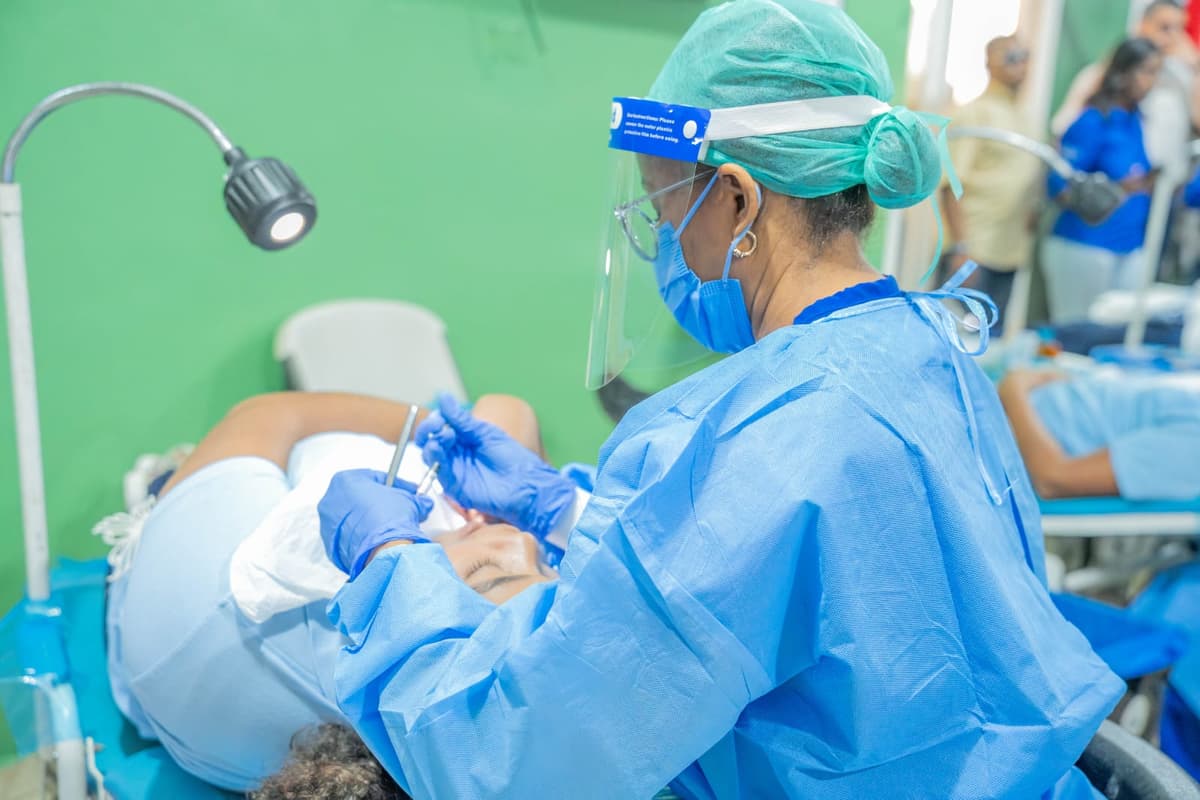 INABIE informa brindó atención odontológica a más de 37 mil estudiantes durante el año escolar 2025-2026