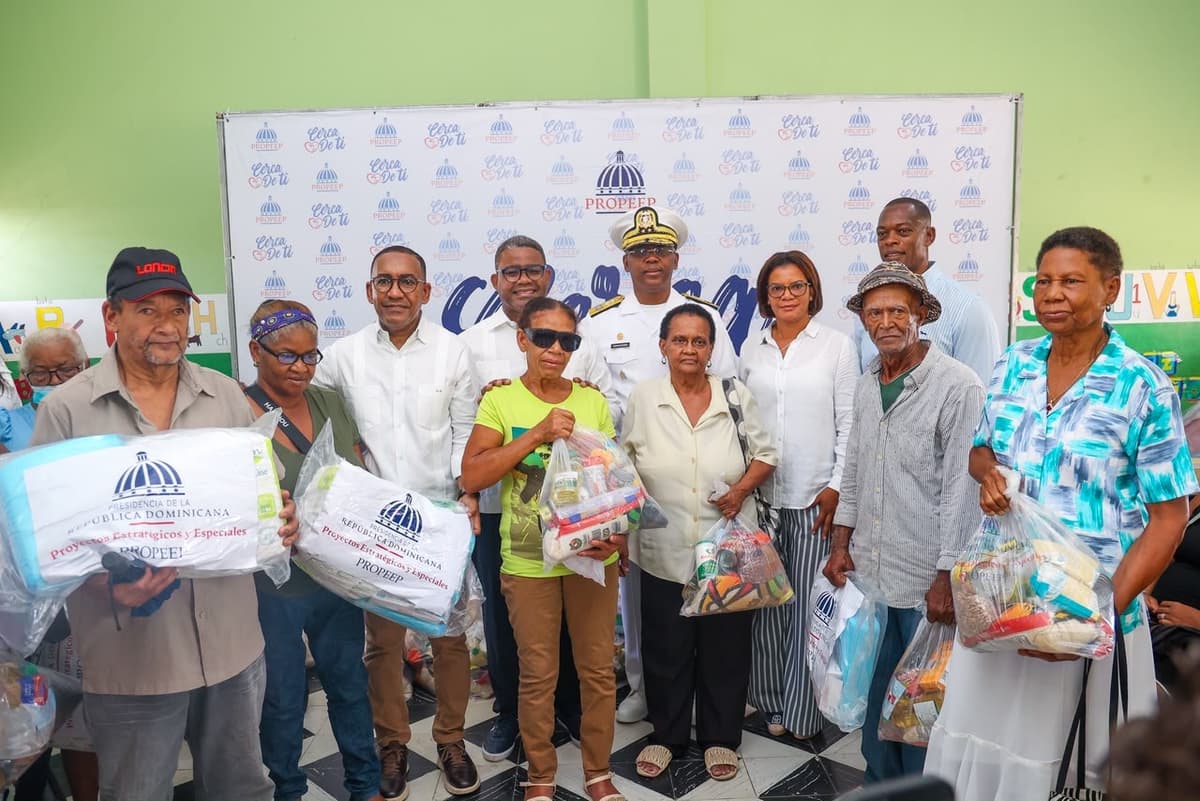 DA y Armada llevan operativo médico a Monte Plata Monte Plata; la jornada Aeropuertos con la Comunidad incluyó más de 15 especialidades