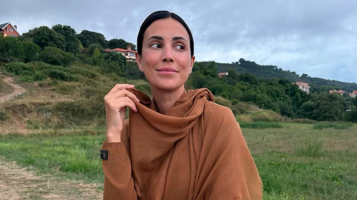 Sassa de Osma derrocha elegancia con el exclusivo tejido que te salva en las noches frescas de verano: "Es el oro de los Andes"