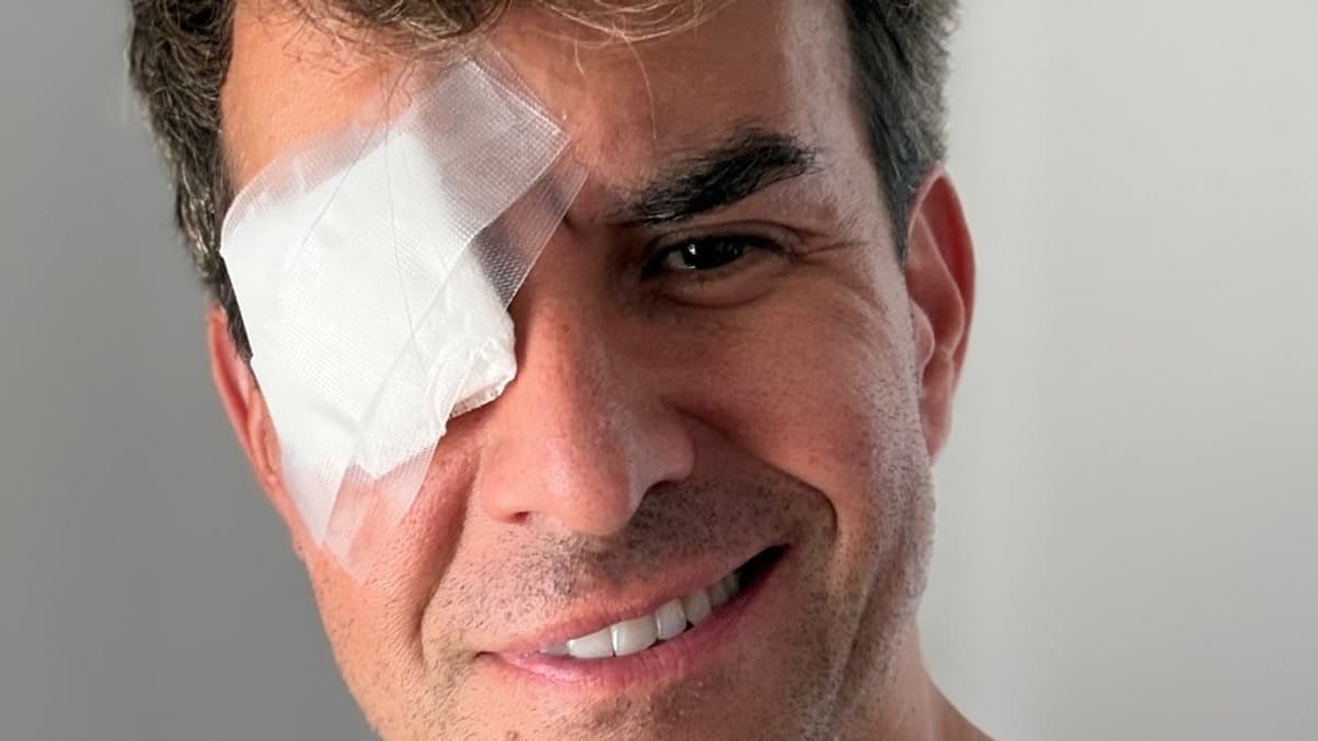 El actor Dani Muriel sufre un aparatoso accidente y aparece con un parche en el ojo: "Tengo una herida en la córnea"
