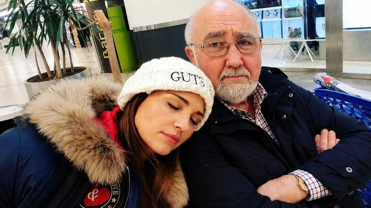 Paula Echevarría, en su momento más complicado, no se olvida de la persona que cuidó de su padre hasta el último suspiro