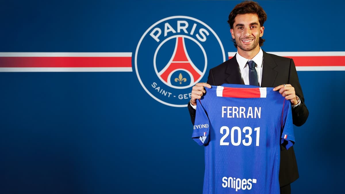 Ferran Torres ficha por el Paris Saint-Germain y se reencuentra con su exsuegro, Luis Enrique: "Deseando veros"