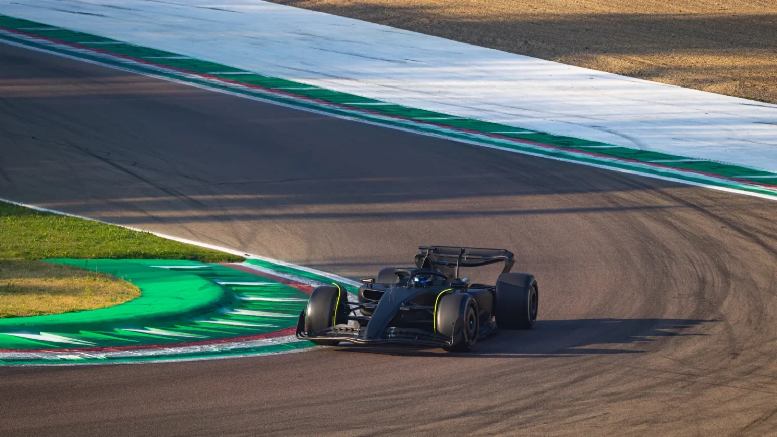 Cadillac F1: calendario exprés, dupla veterana y plan de motor propio